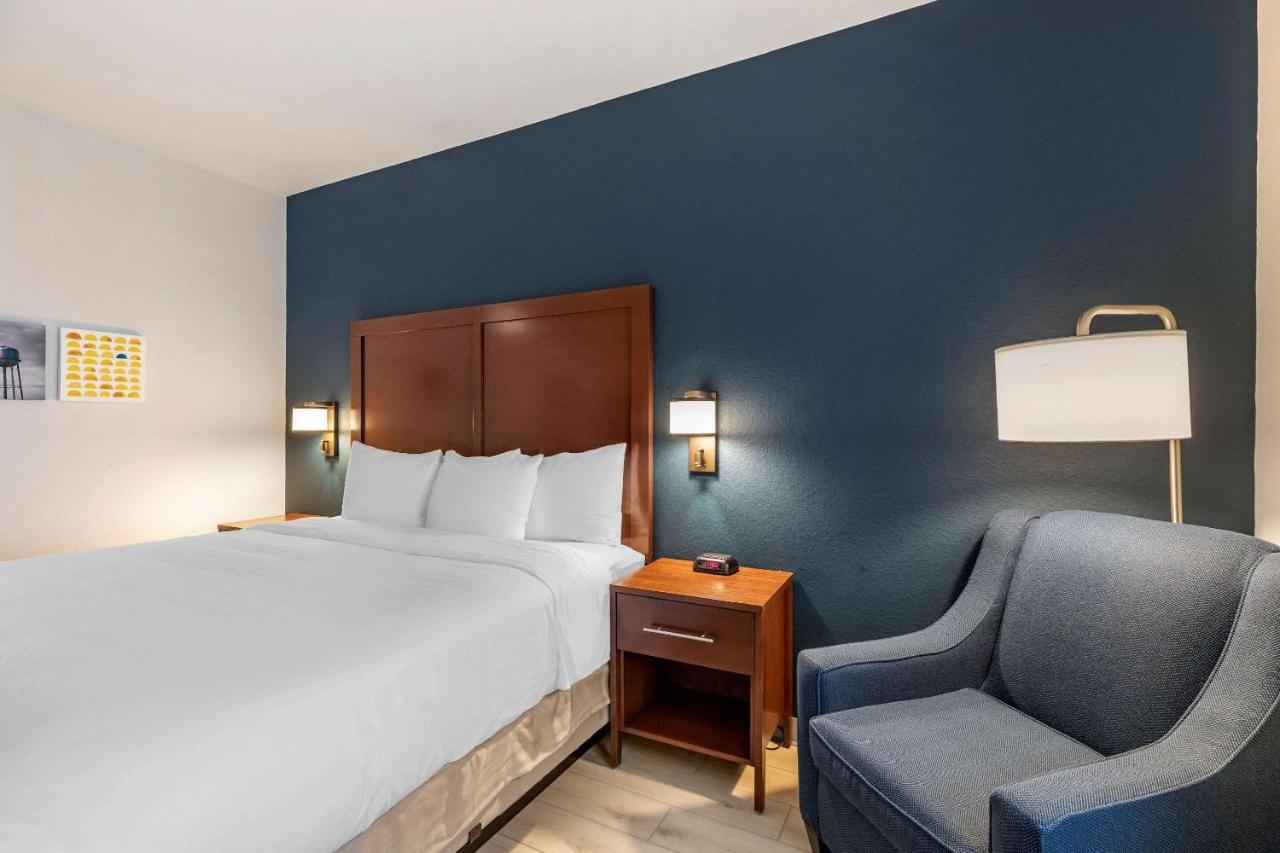 Comfort Inn & Suites Bennett Strasburg Luaran gambar