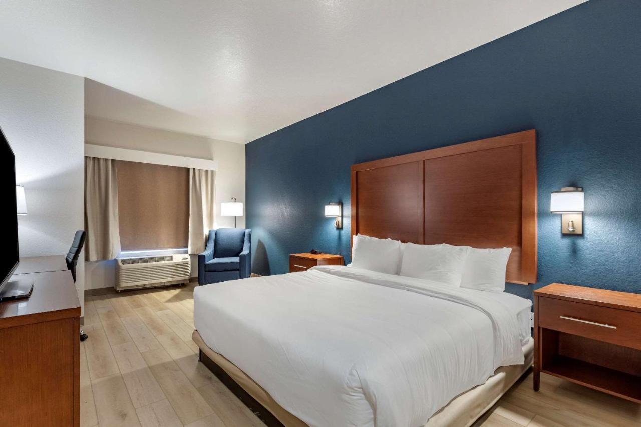 Comfort Inn & Suites Bennett Strasburg Luaran gambar