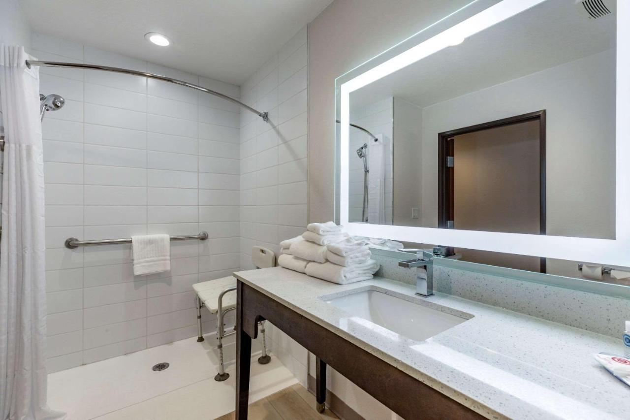 Comfort Inn & Suites Bennett Strasburg Luaran gambar